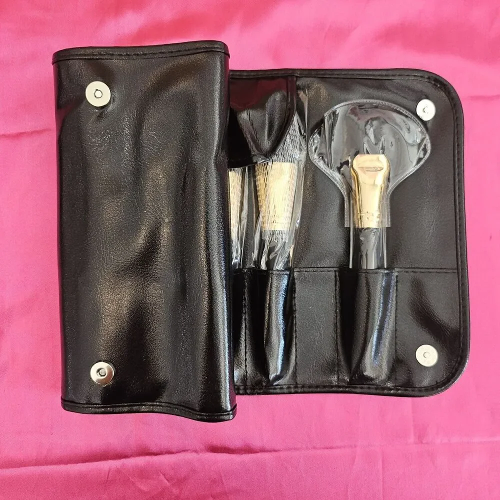 New B.B.W. Cosmetics 24 Piece Makeup Brush Set Travel Carrying Case Black/Gold